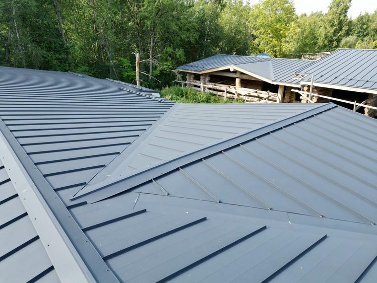 Скат фальцевой кровли ARMO GreenCoat Pural BT RR 23