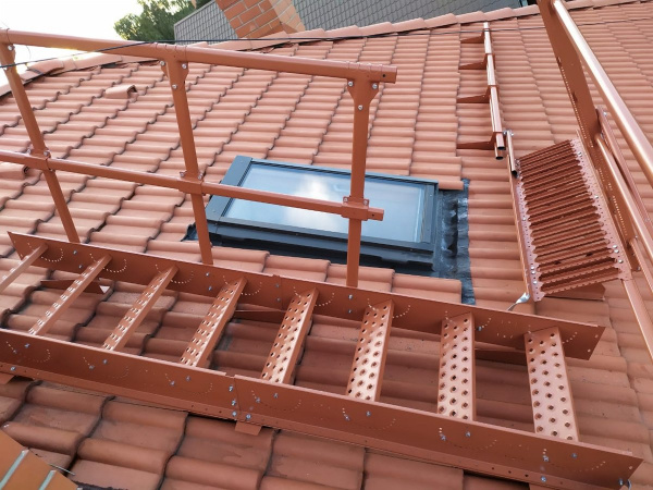 Лестница кровельная маршевая для натуральной черепицы Roofsystems Prestige натур, 485 мм